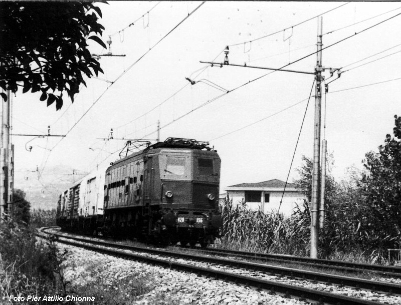 E428-Treno-Derrate